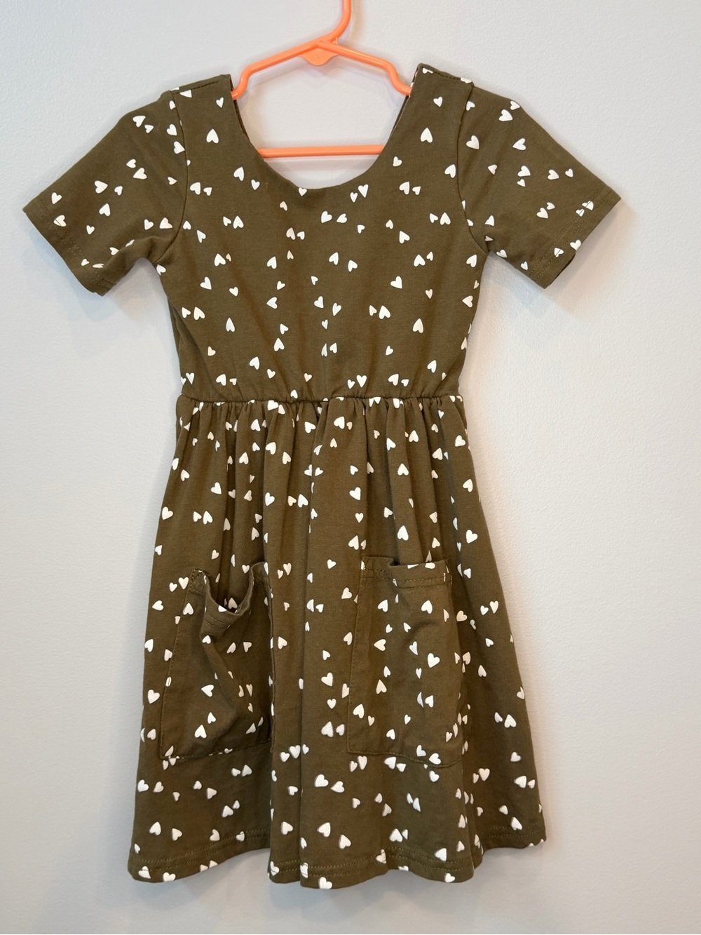 Presley Couture Kids Olive Heart Print Dress V-back with packets Size 3T/4T